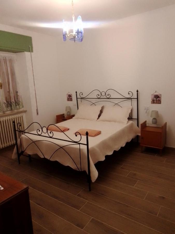 Casa Carducci Affittacamere Monteleto ภายนอก รูปภาพ