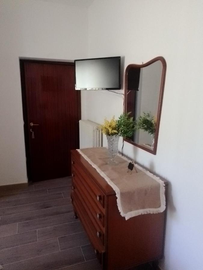 Casa Carducci Affittacamere Monteleto ภายนอก รูปภาพ